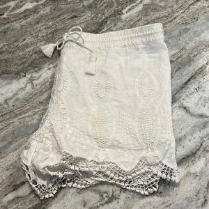 LOFT White Lacy Elastic Waist Short